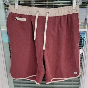 Vuori Banks Shorts Sz L Moisture Wick Quick Dry Sustainably Made